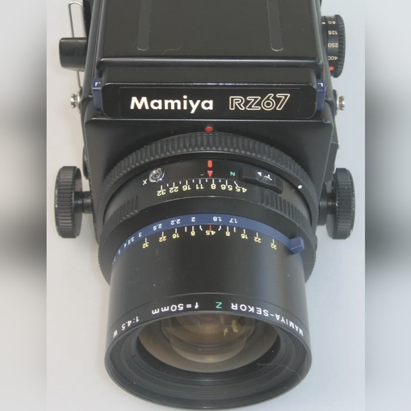 Mamiya RZ67 with Lens Working - Picture 3 of 3